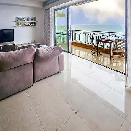 شقة Large Seafront 3-bedroom In With Stunning Views And Parking Sv 5 *