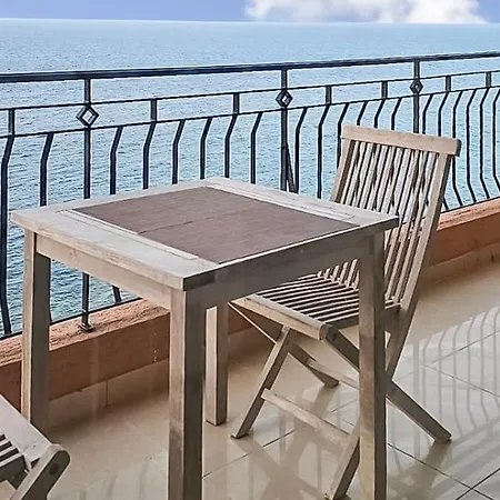 شقة Large Seafront 3-bedroom In With Stunning Views And Parking Sv 5