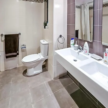 Large Seafront 3-bedroom In With Stunning Views And Parking Sv 5 شقة سليمة