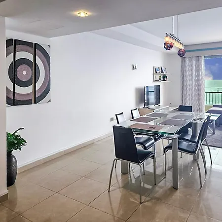 Large Seafront 3-bedroom In With Stunning Views And Parking Sv 5 *
