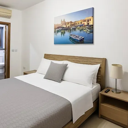 Large Seafront 3-bedroom In With Stunning Views And Parking Sv 5 * Sliema