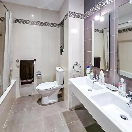 Large Seafront 3-bedroom In With Stunning Views And Parking Sv 5 Appartamento *