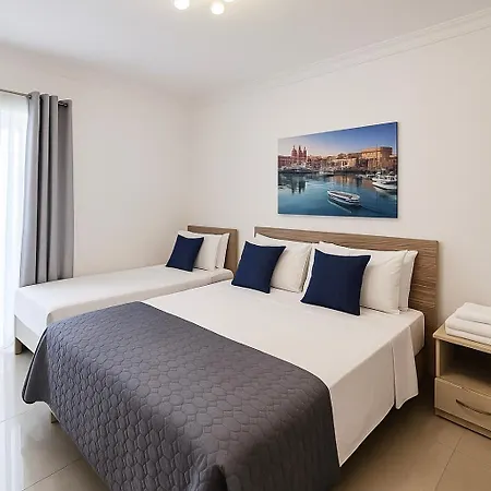 Large Seafront 3-bedroom In With Stunning Views And Parking Sv 5 Sliema